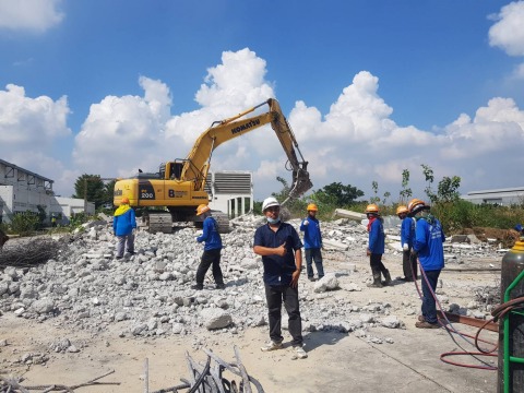 ทุบอาคาร