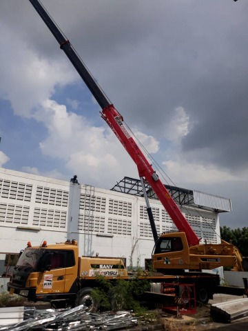 ทุบตึกสูง