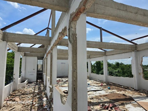 รับทุบตึกพร้อมเคลียร์พื้นที่