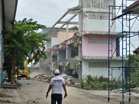 รับทุบตึก กรุงเทพ